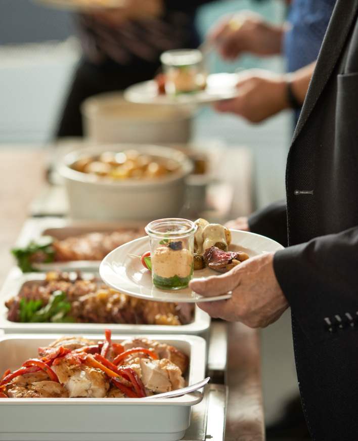 Velsmagende frokostbuffet til den store konference